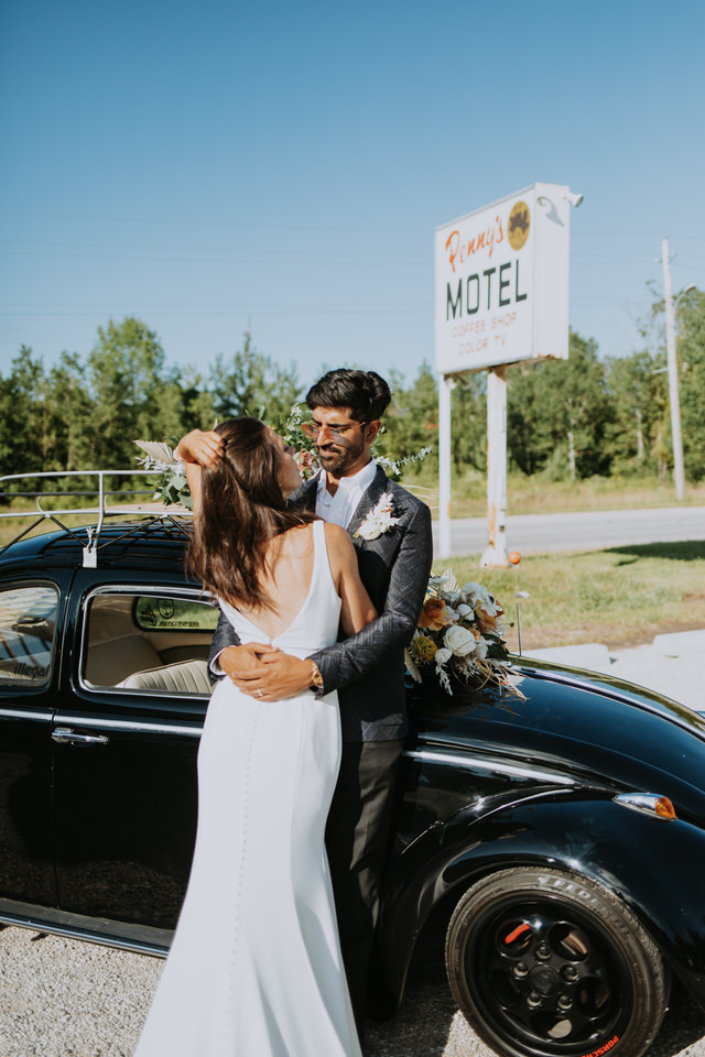 penny's motel wedding in thornbury ontario