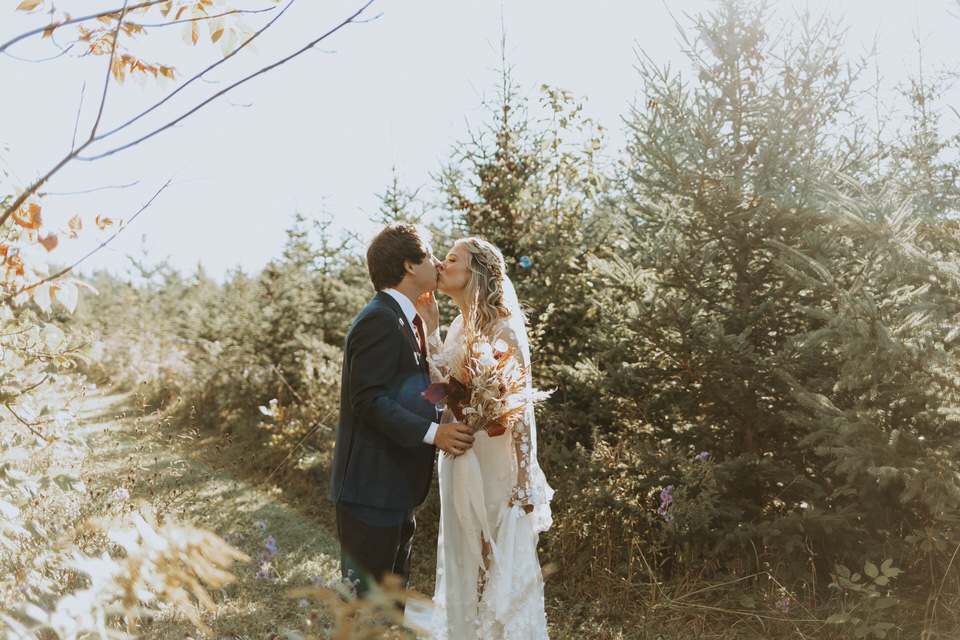 whimsical woodland wedding in south georgian bay