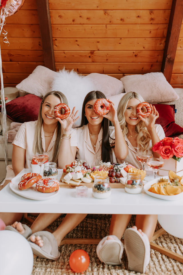 Back to the Cabin Galentines Styled Shoot