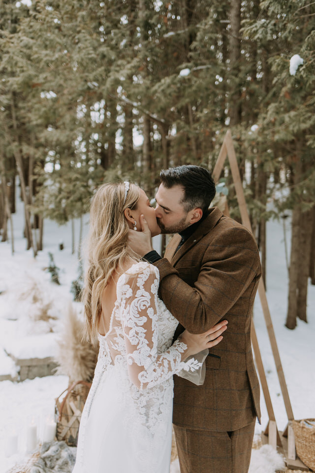 Ontario A-Frame Elopement Marie Scholz Photography